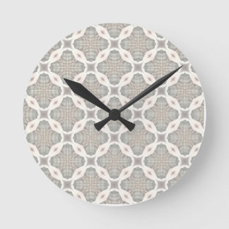 Oberflächenmuster - beige Kettenglieder als Runde Wanduhr