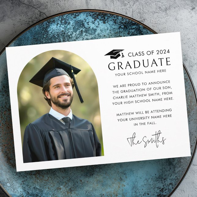 Oberteil des eleganten, weißen Fotos Ankündigung (Elegant arch white photo graduation cap announcement)