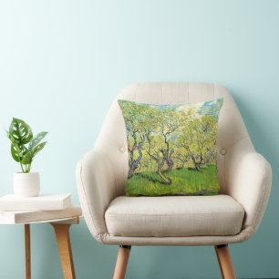 Obstgarten in Blüte von Vincent van Gogh Kissen