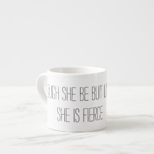 Obwohl sie aber ist, wenig ist sie heftig espressotasse