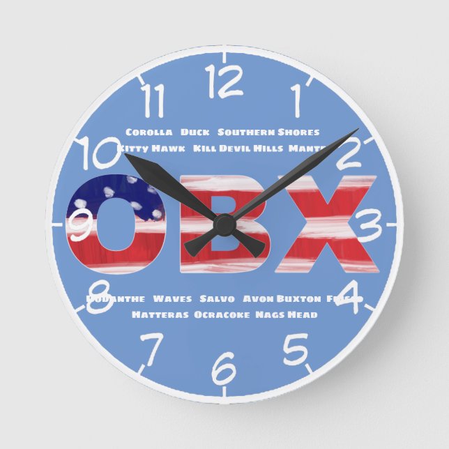 OBX Flag Text und Städte nummeriert Runde Wanduhr (Vorderseite)