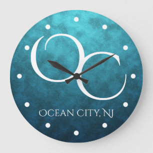 OC Ocean City NJ on Blue Water Background Beach Große Wanduhr