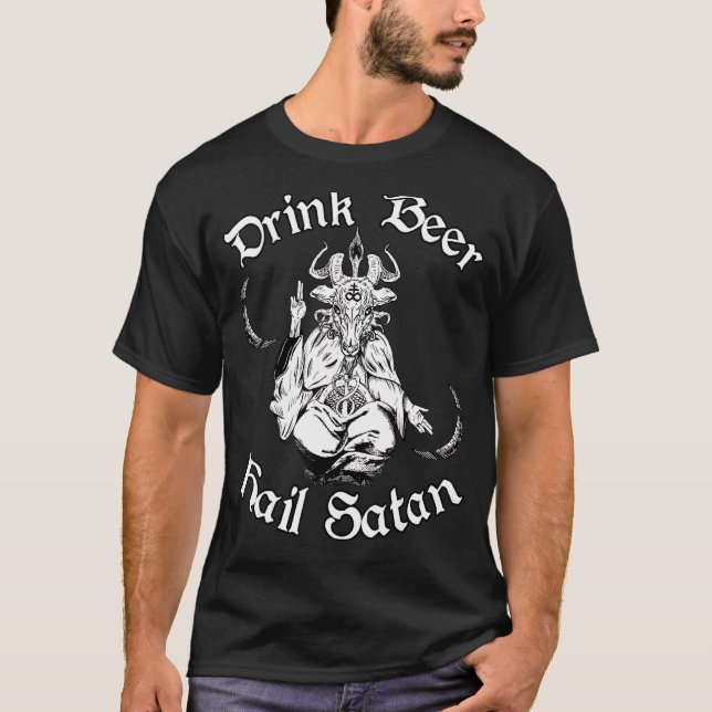 Occult Satanic Goth Baphomet Drink Bier Hail Satan T-Shirt (Vorderseite)