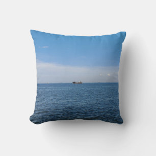 Océan avec coussin de navire