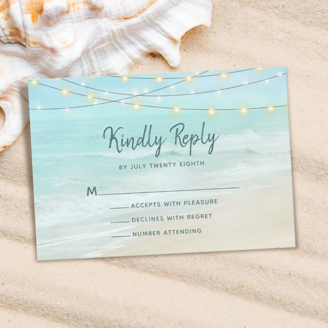 Ocean Beach Summer String Lights Wedding  RSVP Karte (Von Creator hochgeladen)
