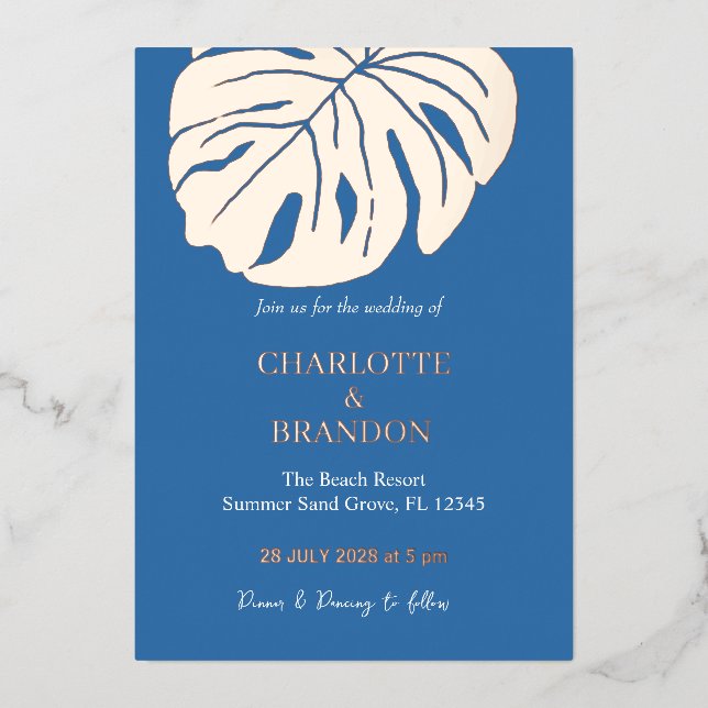 Ocean Blue Tropical Monstera Leaf Wedding Folieneinladung (Vorderseite)