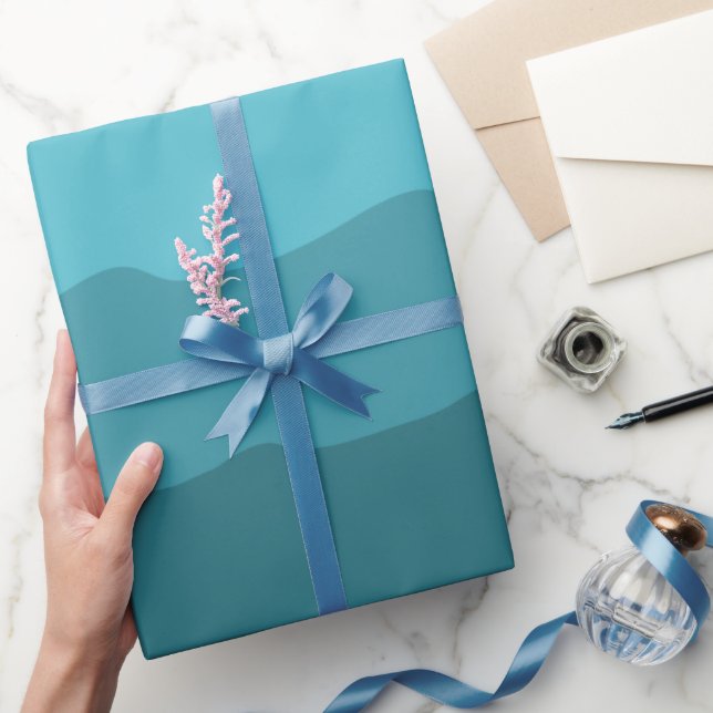 Ocean Blue Waves Minimal Beach Vibes Geschenkpapier (Schenken)