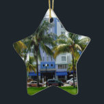 Ocean Drive Keramikornament<br><div class="desc">South Beach Ocean Drive Miami CityScape Bild,  das ich vor ein paar Jahren mit Kokospalmen in der Szene und Art Deko Hotels macht Sie woll,  in Urlaub zu gehen</div>