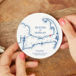 Ocean Edge Brewster MA Cape Cod Wedding Runder Pappuntersetzer<br><div class="desc">Herzlichen Glückwunsch zu großartigen Zeiten auf Cape Cod bei Ihrer Hochzeitsfeier an der Küste in Brewster mit diesen personalisierten marineblauen Cape Cod Karte Papier Untersetzer. Perfekt auf Ihre Bedürfnisse zugeschnittene Untersetzer für Ihre Cape Cod Cam Bake, Engagement Party, Begrüßungs Welcome Party, Cocktail Hour oder Hochzeitsempfang in Brewster, MA, mit dem...</div>