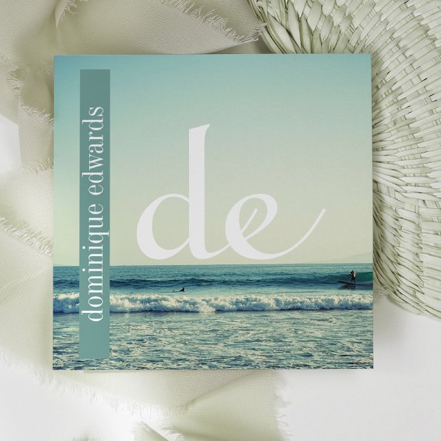 Ocean Wave QR Beruflich Monogram White Quadratische Visitenkarte (Von Creator hochgeladen)