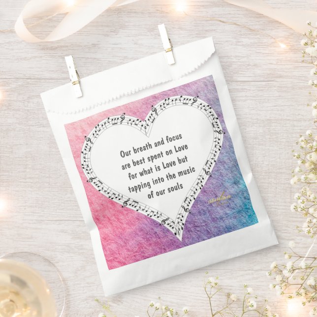 Ode an die Liebe Gefallen von Poet Adiela Akoo Geschenktütchen (Ausgeschnitten)