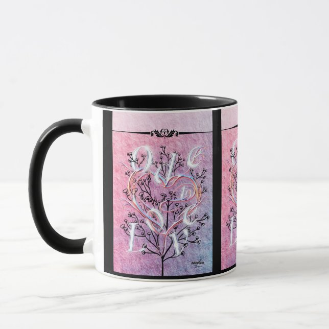 Ode an Liebe Tasse von Adiela Akoo (Links)
