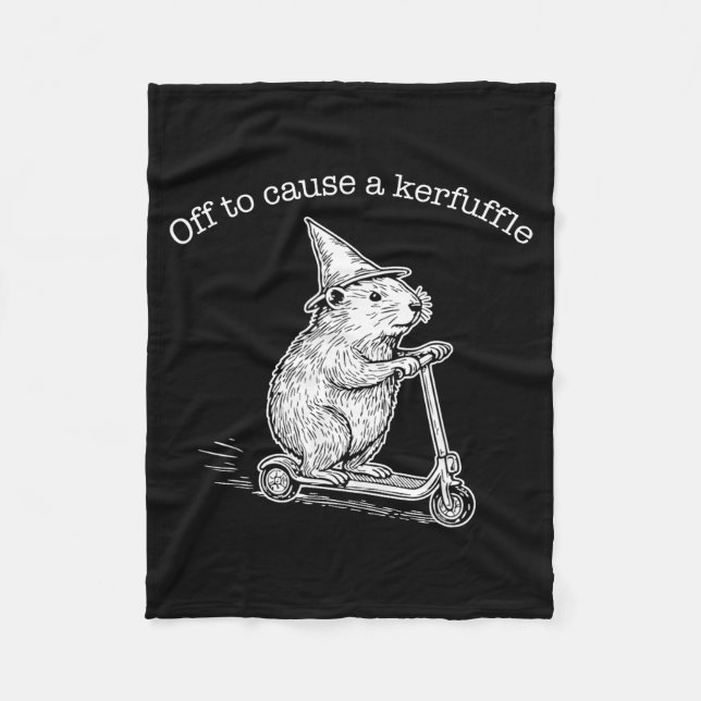 Off To Cause A Kerfuffle Funny Capybara Scooter Ch Fleecedecke (Vorderseite)