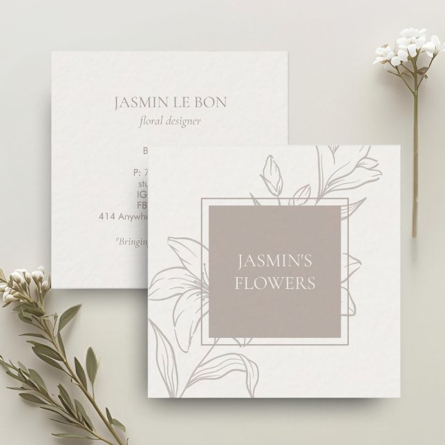 Off-White & Taupe | Chic Floral Label Quadratische Visitenkarte (Von Creator hochgeladen)