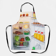 Offener Kühlschrank mit Essen