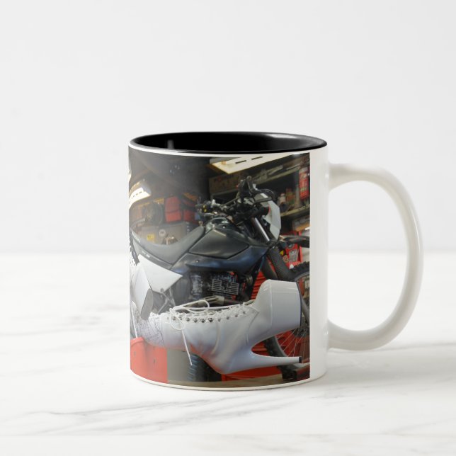 Offiziell Tool Girl Holley - Andy Mechanic Tasse! Zweifarbige Tasse (Rechts)