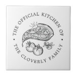 Offizielle Küche | Pizza Themed Serving Fliese<br><div class="desc">Eine lustige und dennoch elegante Keramik,  die auf Ihre Familienküche zugeschnitten ist.  Verwenden Sie die Anpassungsfunktionen zur Kontrolle der Textgröße,  des Schriftartes und anderer Optionen.  Viel Spaß,  kreativ zu sein und es zu einem eigenen zu machen.</div>
