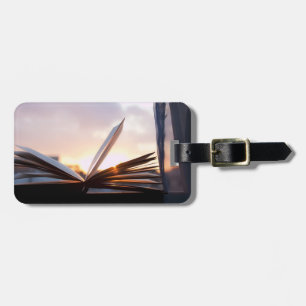 Öffnen Sie Buch und Sonnenuntergang-Fotografie Gepäckanhänger