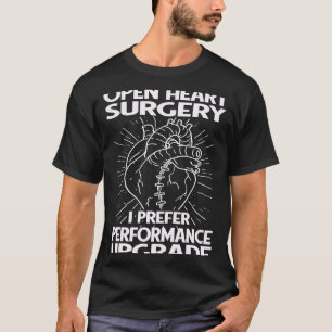 Öffnen Sie die Herz-Operation, wobei ich eine Leis T-Shirt