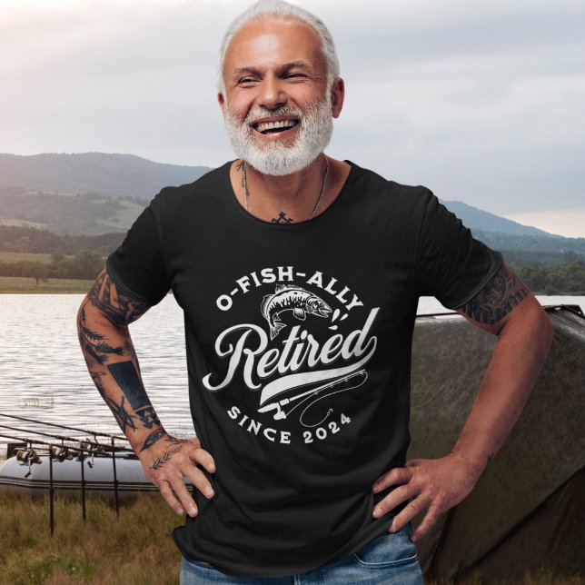 Ofishally Retired 2024 Funny Fishing T-Shirt (Von Creator hochgeladen)