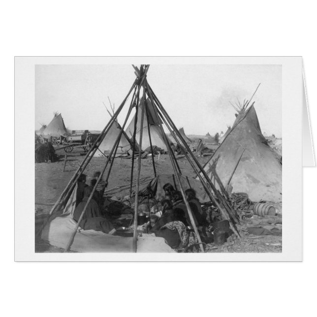 Oglala Femmes et enfants à l'intérieur de Tipi (Devant horizontal)