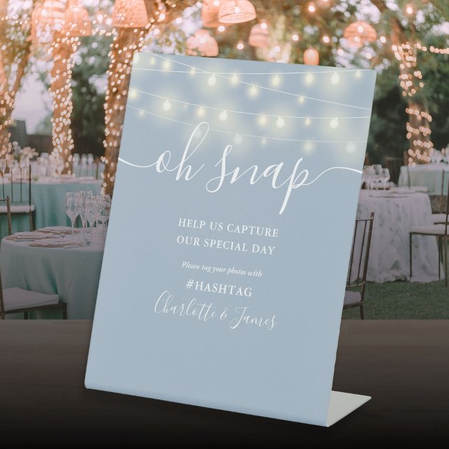 Oh Snap Wedding String Lights Dusty Blue Sockelschild (Oh Snap Wedding String Lights Dusty Blue Pedestal Sign)