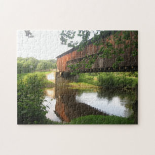 Ohio gedeckte Brücke und Bach