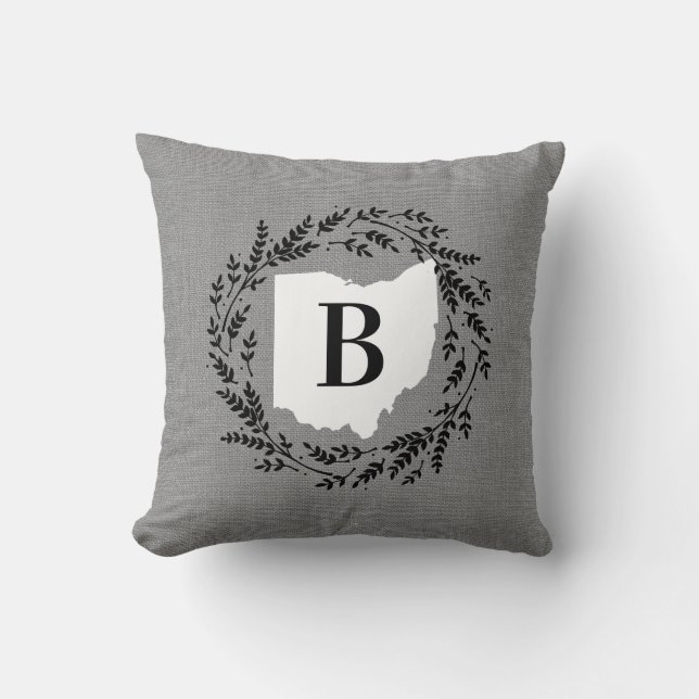 Ohio Rustic Wreath Monogram Throw Kissen (Vorderseite)