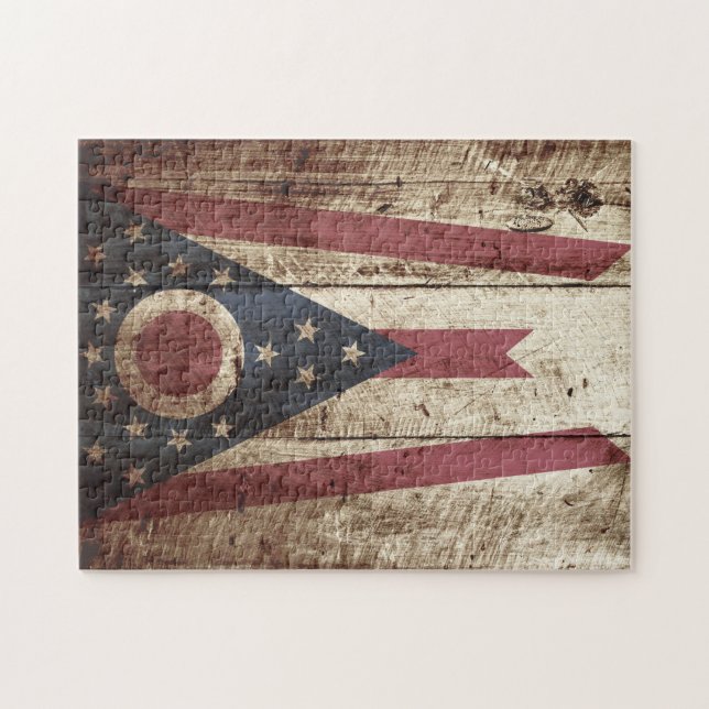 Ohio-Staats-Flagge auf altem hölzernem Korn (Horizontal)