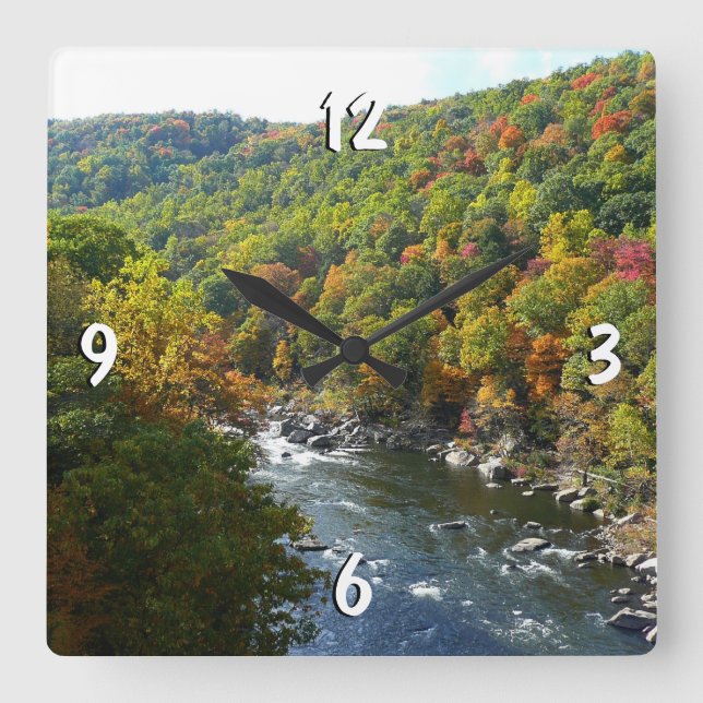 Ohiopyle Fluss im Herbst II Pennsylvania Herbst Quadratische Wanduhr (Vorderseite)