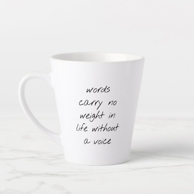 Ohne eine sprachliche Latte-Tasse Milchtasse (Links)
