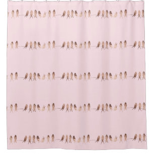 Oiseaux de cuivre modernes sur un rideau de douche