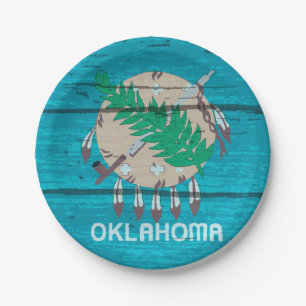 Oklahoma-Staats-Flagge auf altem Bauholz Pappteller