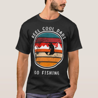 Öko-Angler-Emblem mit Frau in dunkelgrüner Mütze u T-Shirt