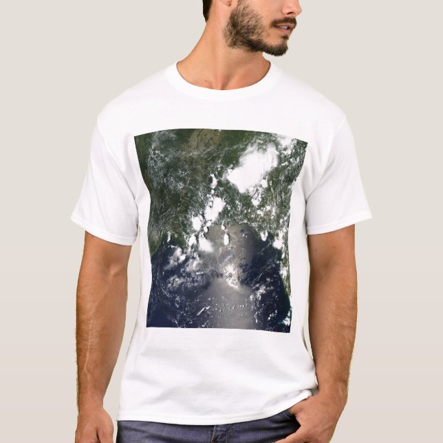 Öl breitet sich nordöstlich aus T-Shirt (Vorderseite)