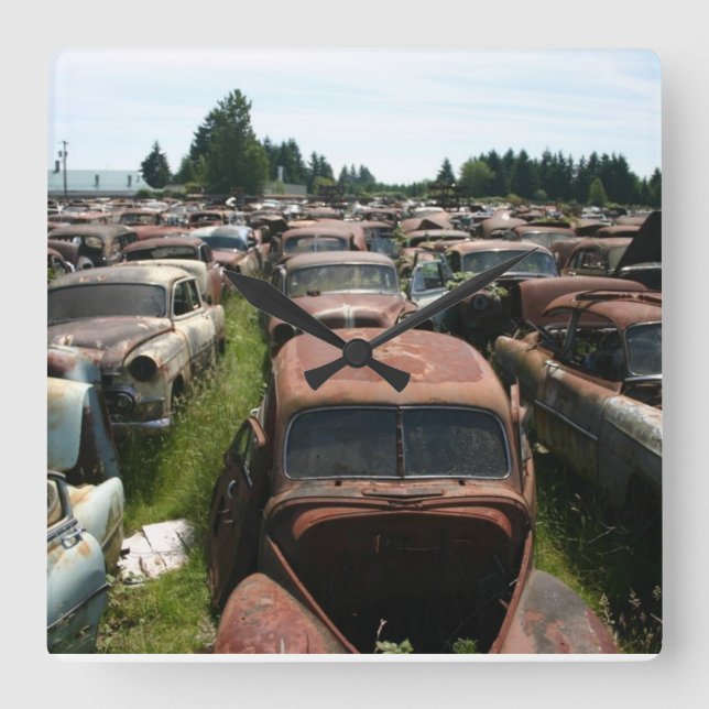 Old Car Wall Clock Garage Clock Junkyard Scene Quadratische Wanduhr (Vorderseite)