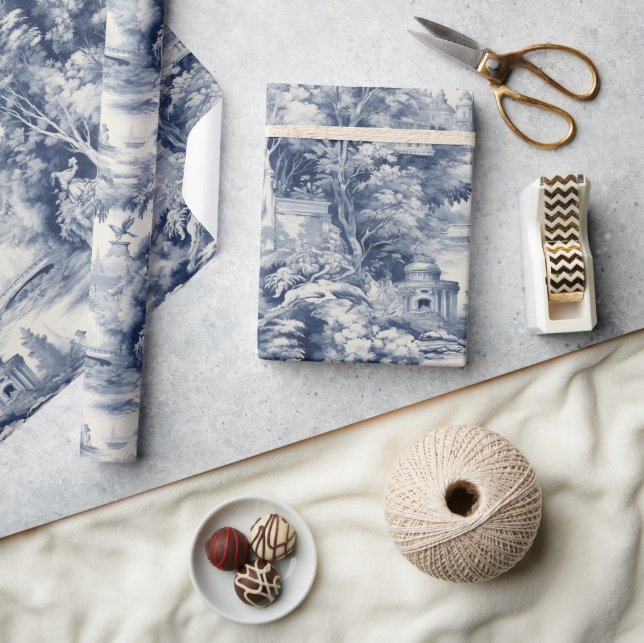 Old Castle Modern Blue Toile de Jouy Muster Geschenkpapier (Kunsthandwerk)