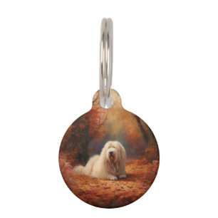 Old English Sheepdog im Herbstlaub Fall Inspiriert Haustiermarke
