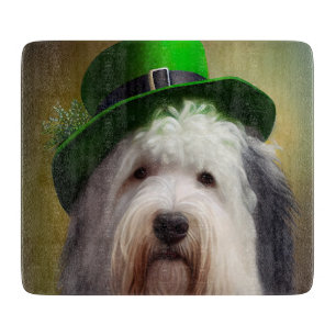 Old English Sheepdog in St. Patrick's Day Dress Schneidebrett