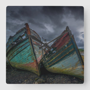 Old Fishing Boats Quadratische Wanduhr