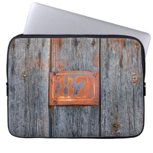 Old Grunge Rusty Metal House Number No. 87 Foto - Laptopschutzhülle