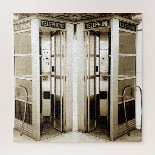Old Phone Booths Fotograph (Vertikal)