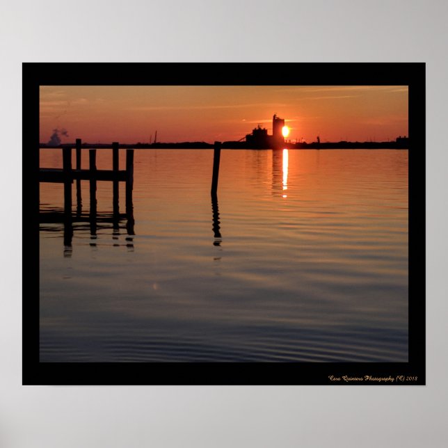 Old Road Bay Sunset Poster (Vorne)