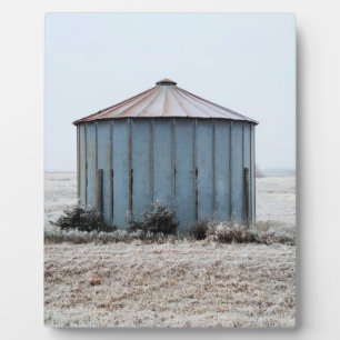 Old Weathered Grain Bin During Winter Time Fotoplatte
