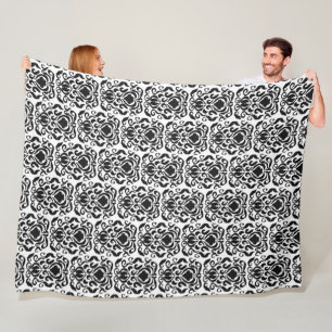 Old World Damask Black on White Fleecedecke