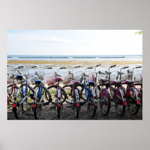 Oldie-Fahrrad-Lehnen in Folge geparkt Poster