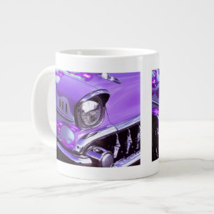 Oldtimer: Chevrolet mit brennender Motorhaube Jumbo-Tasse