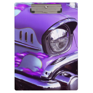 Oldtimer: Chevrolet mit brennender Motorhaube Klemmbrett