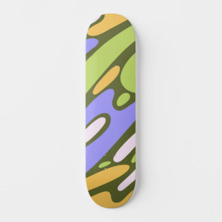 Oliv- und Lavendel-Diagonal-Pinselstrich-Muster Skateboard