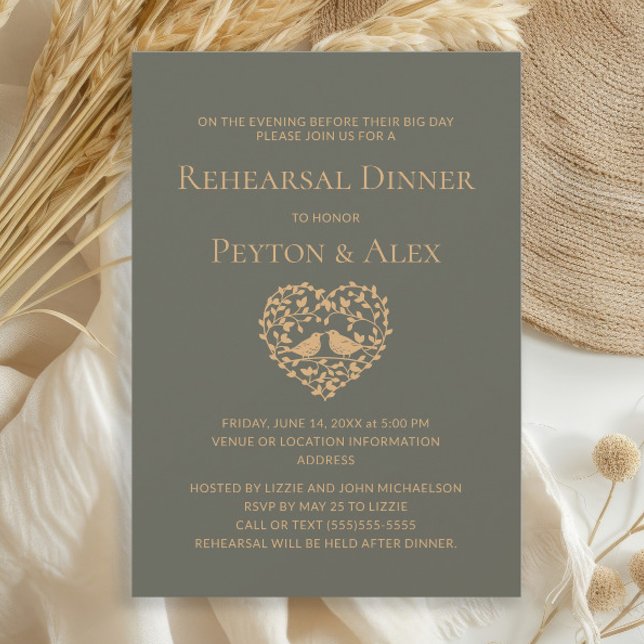 Olive Green Heart Love Birds Probe Dinner Einladung (Olive/sage green Love Birds wedding rehearsal dinner invitation)